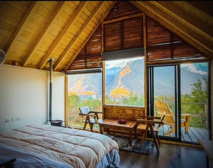 Mountain-Facing Room